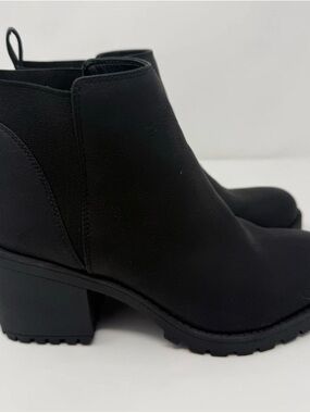Chinese Laundry Black Block Heel Chelsea Ankle Boots